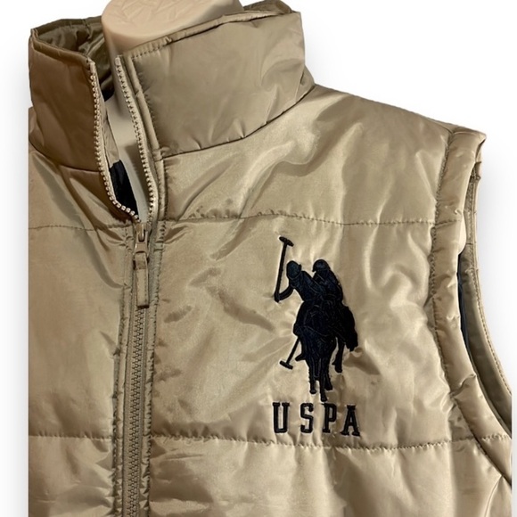 US Polo ASSN. Puffer Vest Men's XXL Zip Up Tan/Khaki and Navy - Picture 3 of 9